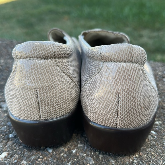 SAS Men's Beige Slip-On Loafers - Picture 3 of 5